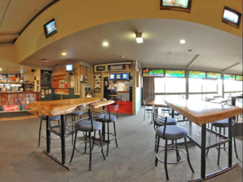 Equestrian Hotel Christchurch Exteriör bild